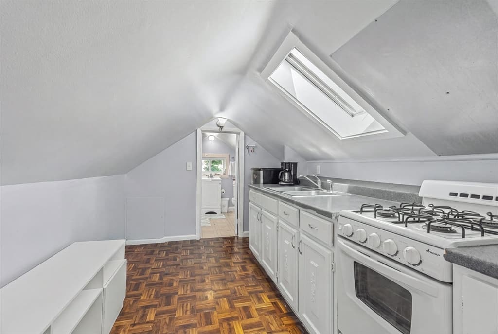 62 Mary Ave, East Providence RI 02914 photo 8