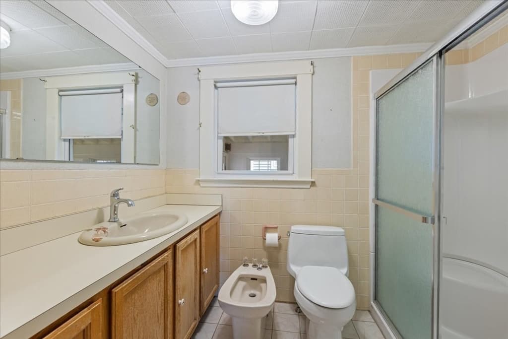 8 Luzitania Ave, Gloucester MA 01930 photo 13