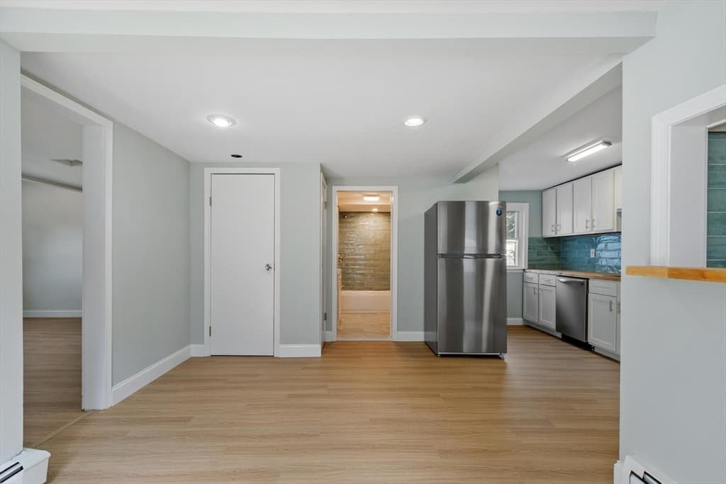 30 Hooper Rd, Dedham MA 02026 photo 5