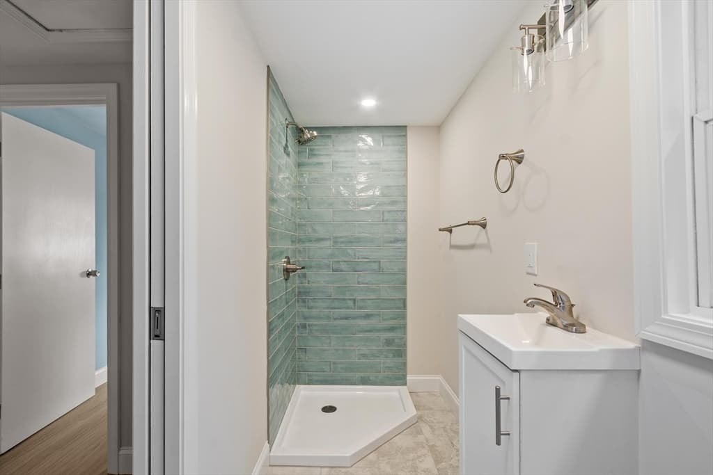 30 Hooper Rd, Dedham MA 02026 photo 11