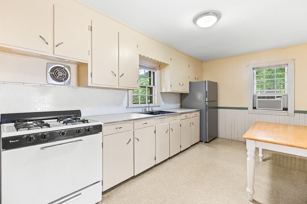 198-200 Concord Street, Newton MA 02462 photo 15
