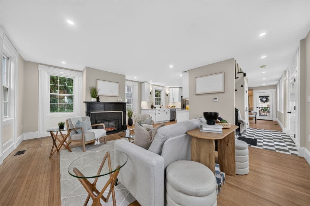 162 High St, Danvers MA 01923 photo 9
