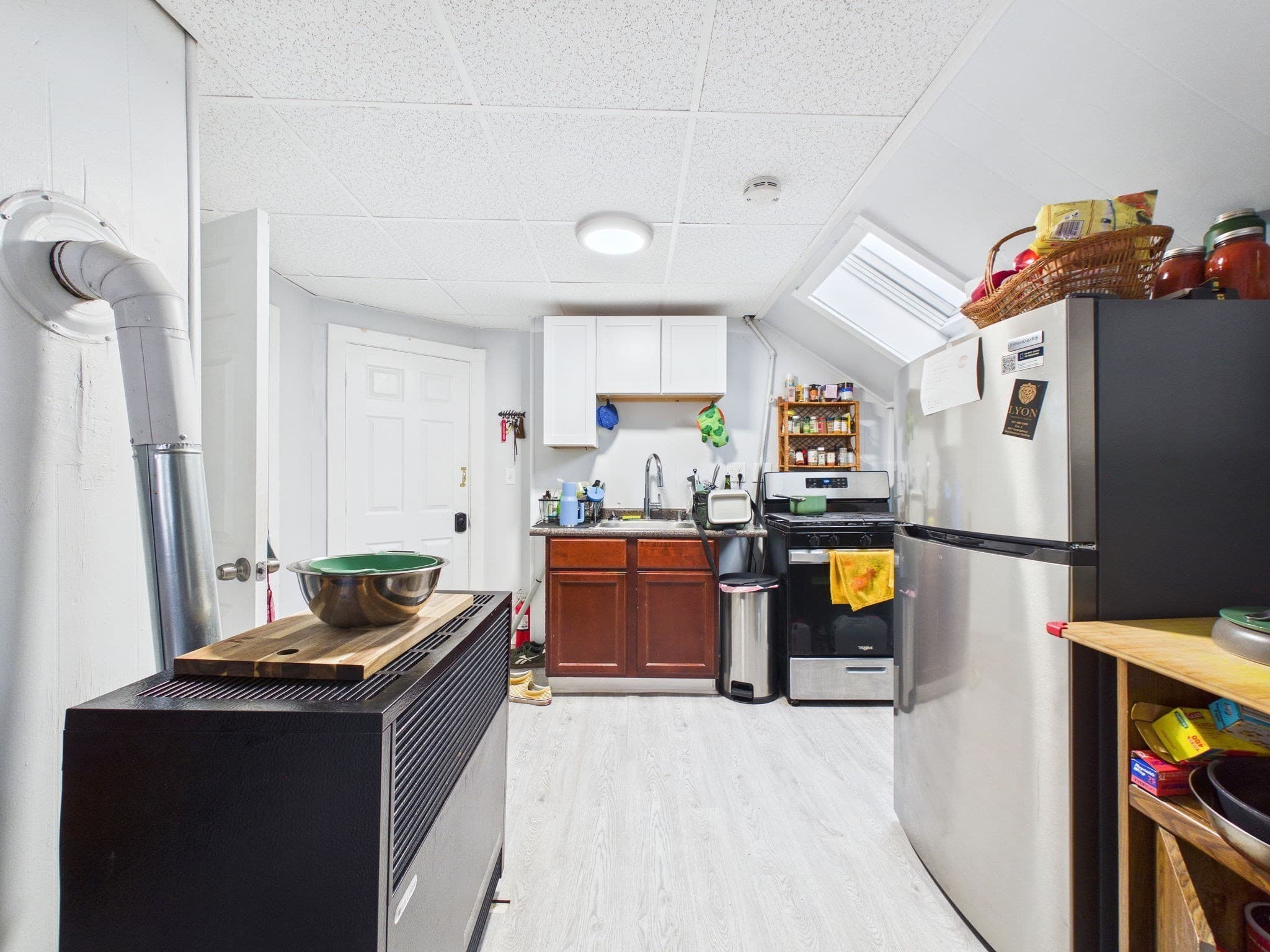 5-9 Family at 826 County St, New Bedford MA 02740, photo 6 of 34