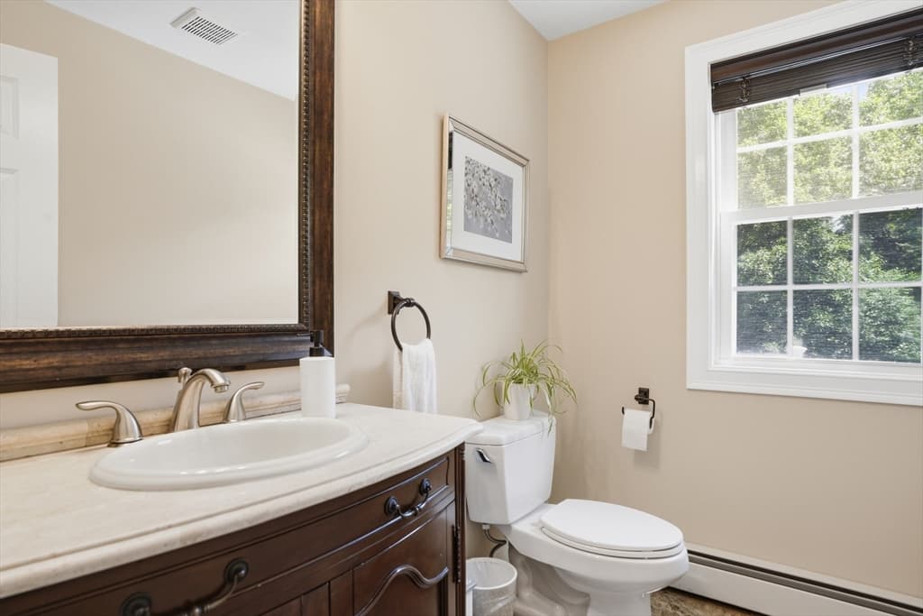 147 Roosevelt St, Fitchburg MA 01420 photo 17