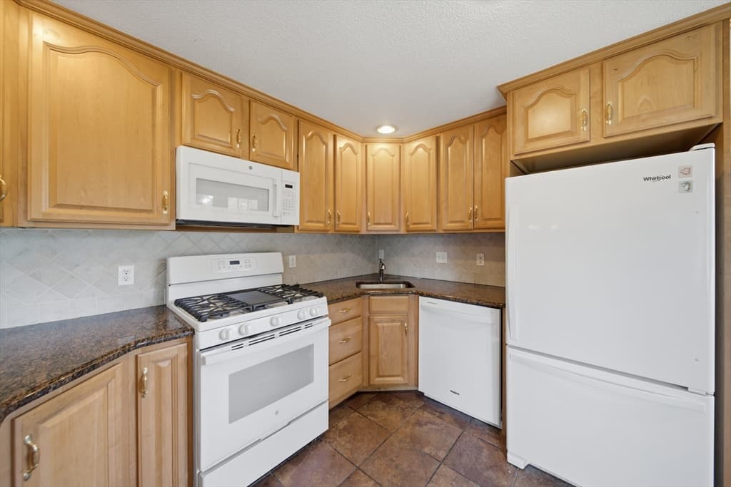 159 Mountainview Rd, East Longmeadow MA 01028 photo 14