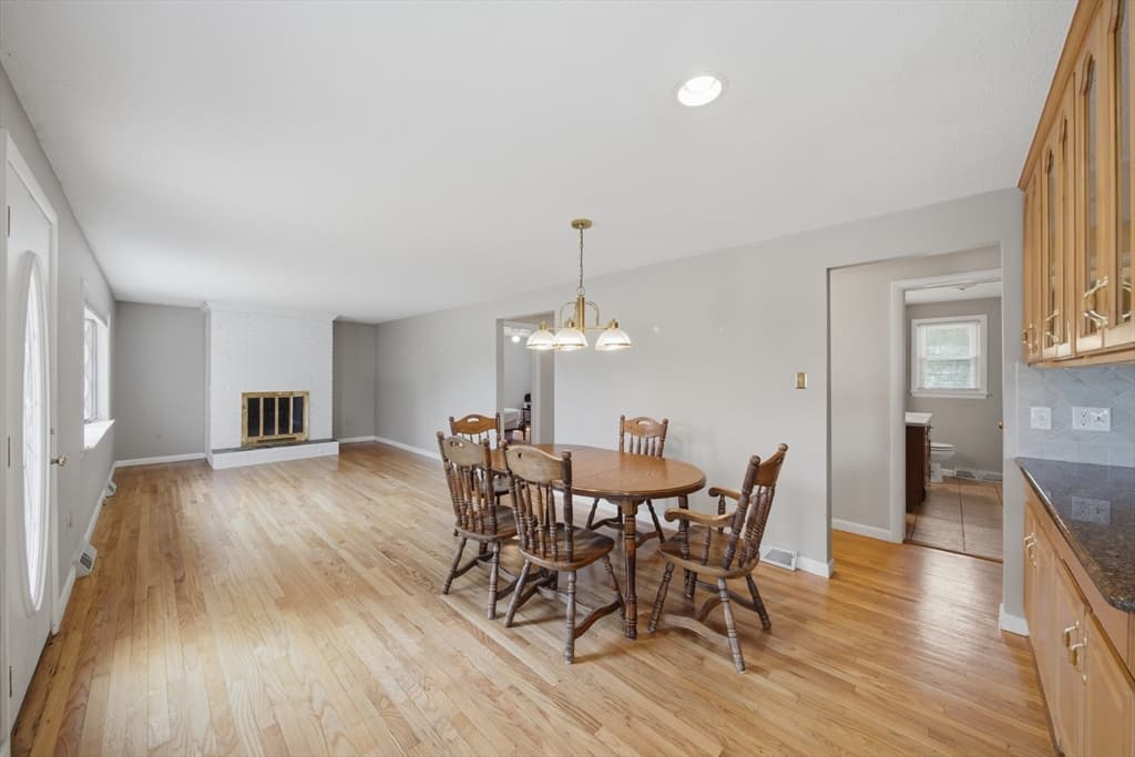 159 Mountainview Rd, East Longmeadow MA 01028 photo 8