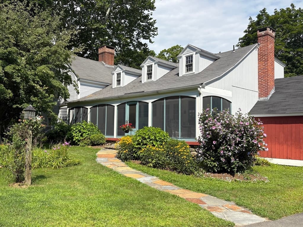 Single Family Residence at 11 Green River Road, Greenfield MA 01301, Greenfield, photo 4 of 42