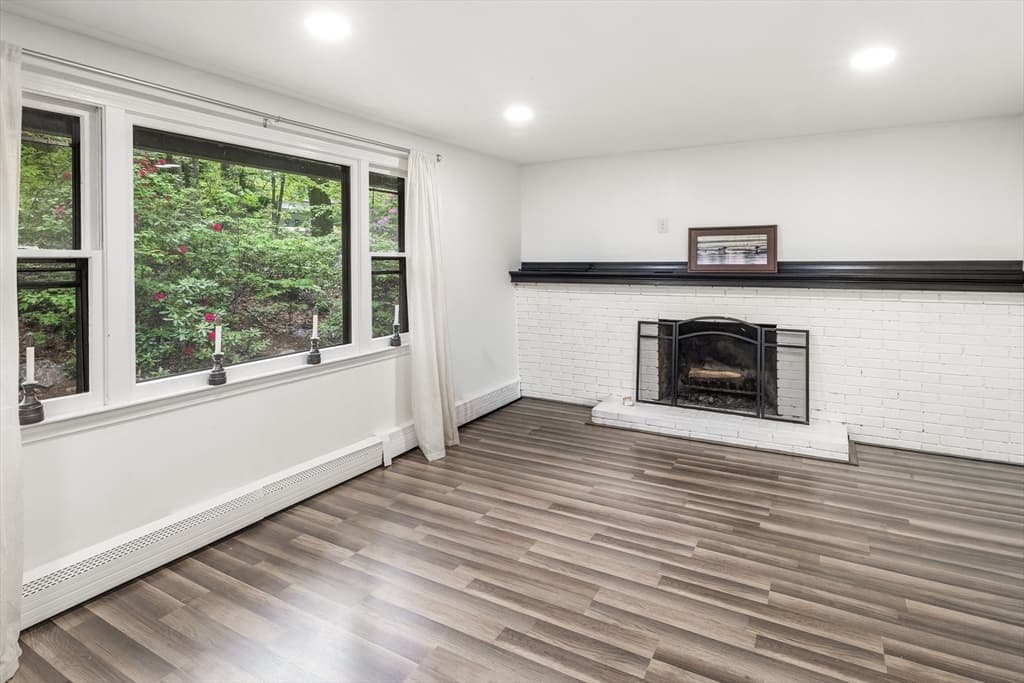 9 Colonial Rd, Sutton MA 01590 photo 4