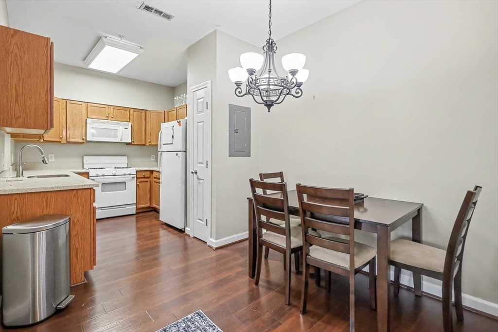 19 Hampshire Road # 205, Methuen MA 01844 photo 5