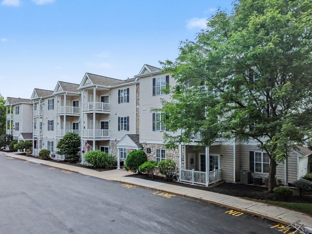 19 Hampshire Road # 205, Methuen MA 01844 photo 18