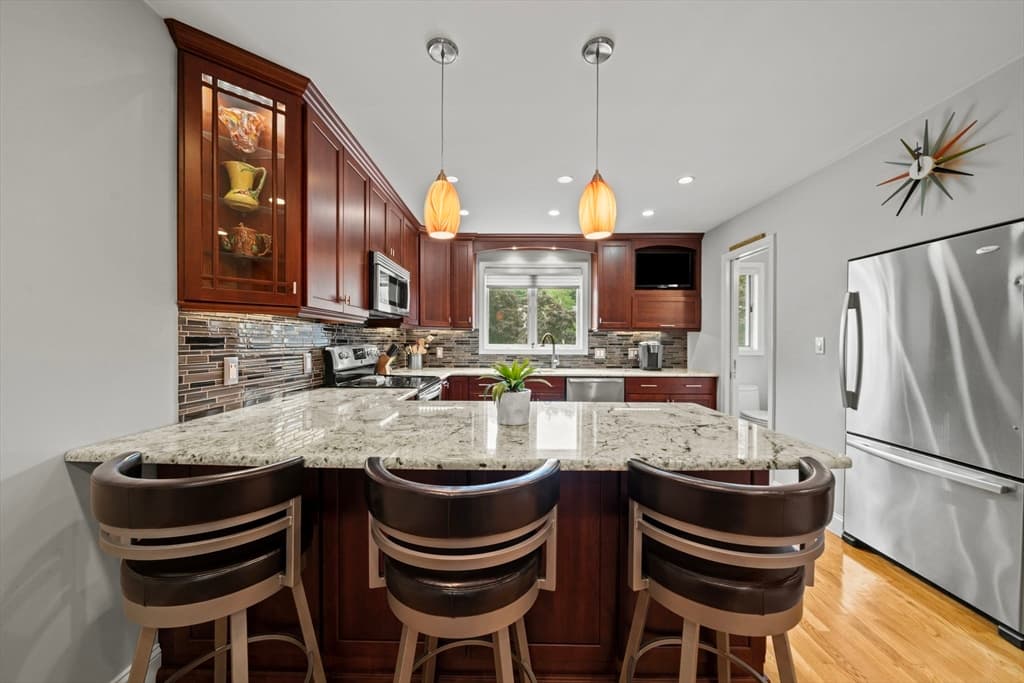 703 Sherwood Forest Ln # 703, Saugus MA 01906 photo 6