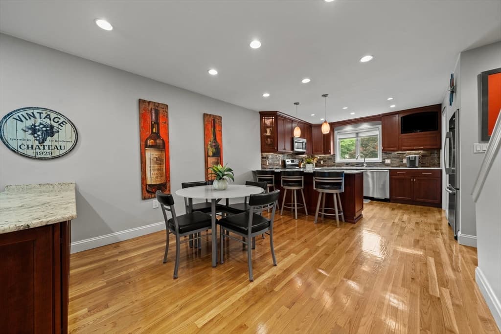 703 Sherwood Forest Ln # 703, Saugus MA 01906 photo 9