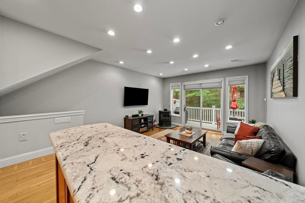 703 Sherwood Forest Ln # 703, Saugus MA 01906 photo 11