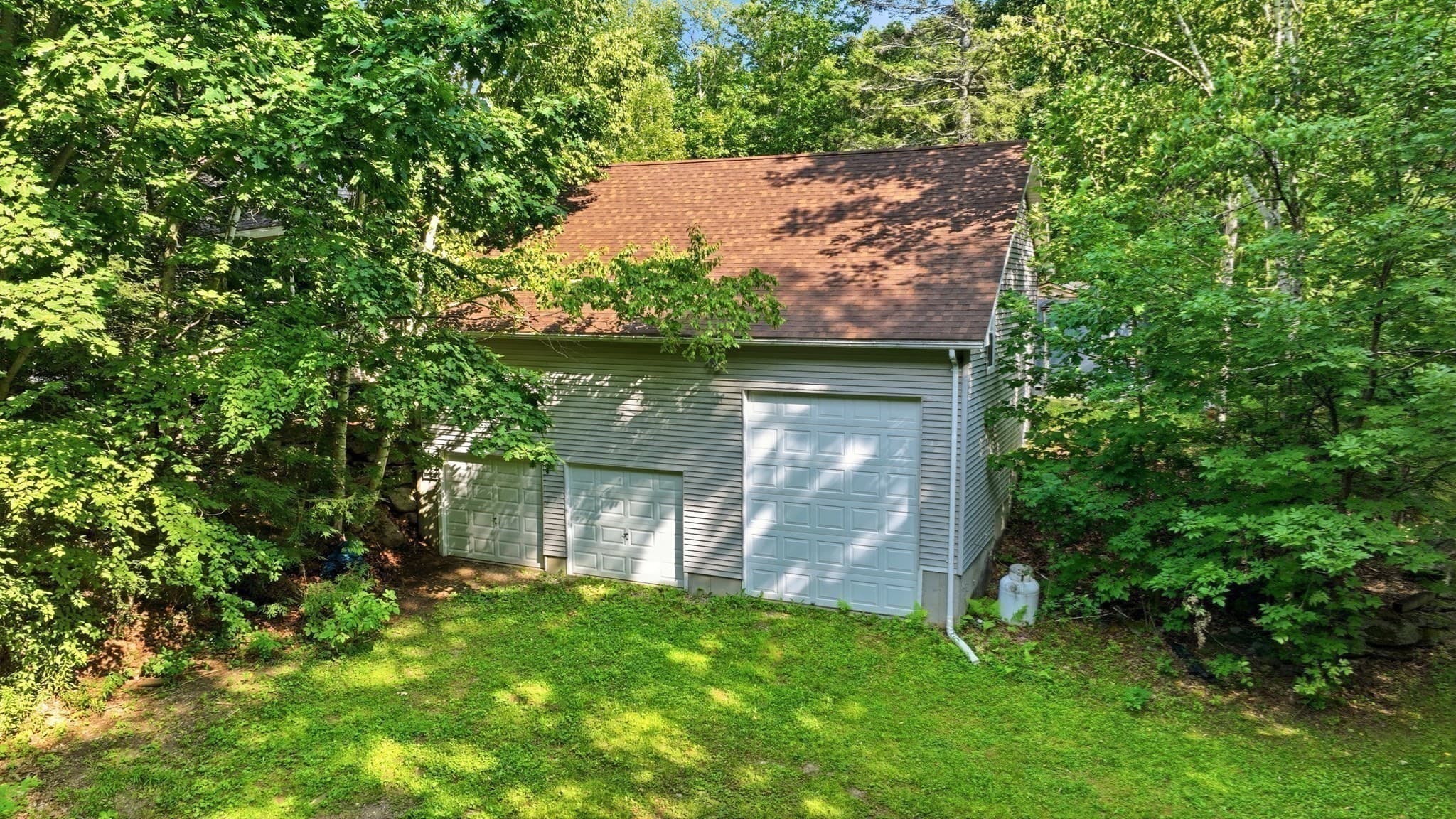 Single Family Residence at 705 General Knox Rd, Russell MA 01071, photo 2 of 42