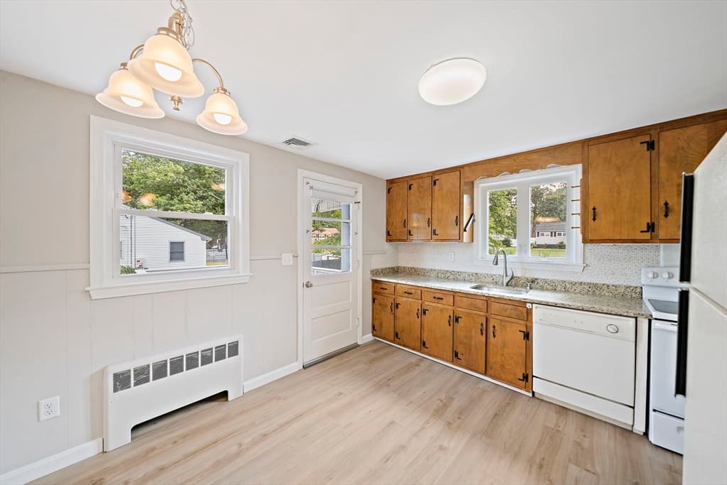 29 Thayer Cir, Randolph MA 02368 photo 7