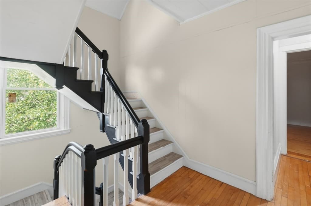 75 Chatham St, Worcester MA 01609 photo 8