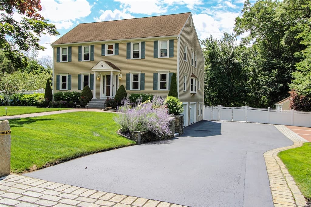 10 Stoneybrook Drive, Bridgewater MA 02324 photo 2