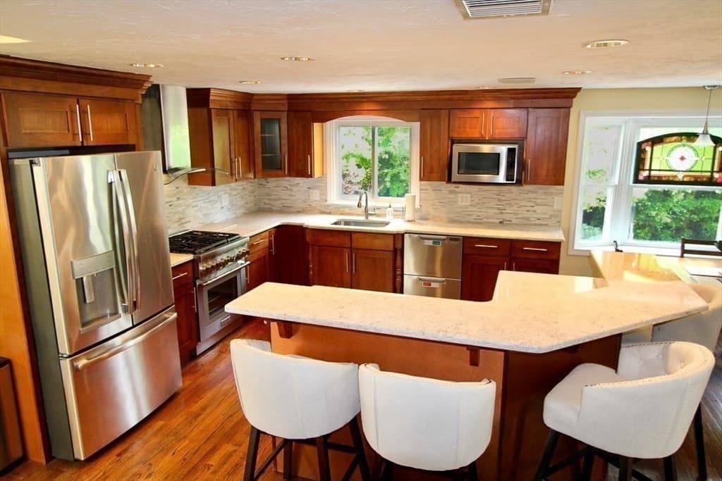 10 Stoneybrook Drive, Bridgewater MA 02324 photo 3