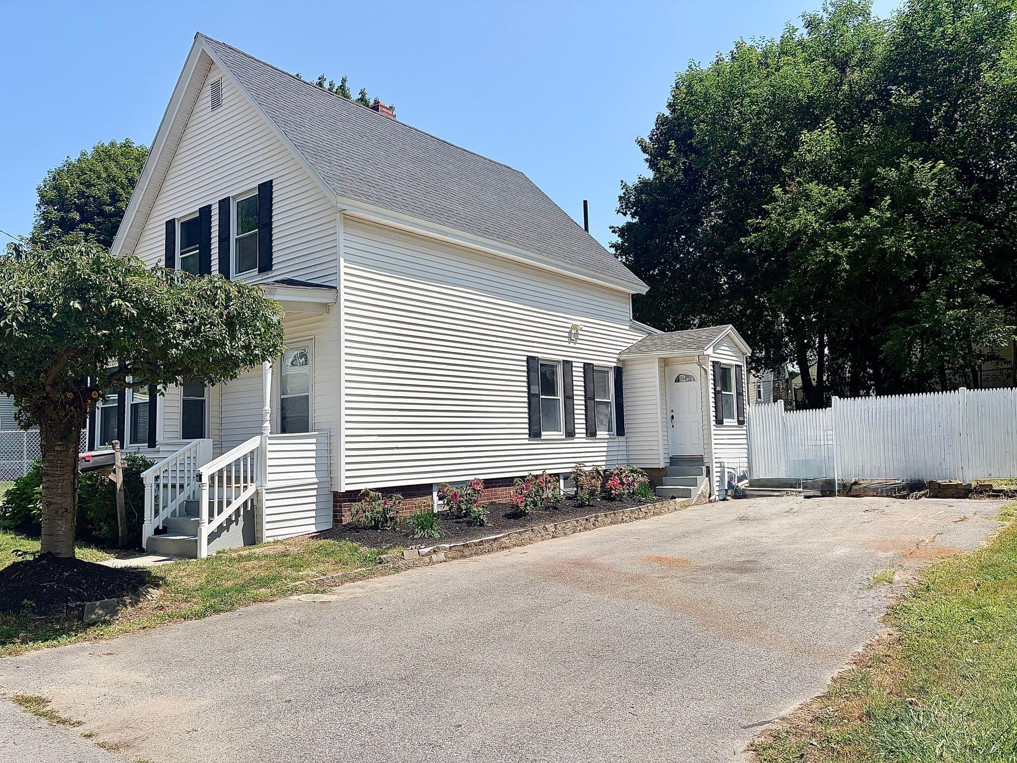 Single Family Residence at 109 Culley St, Fitchburg MA 01420, Fitchburg, photo 2 of 36