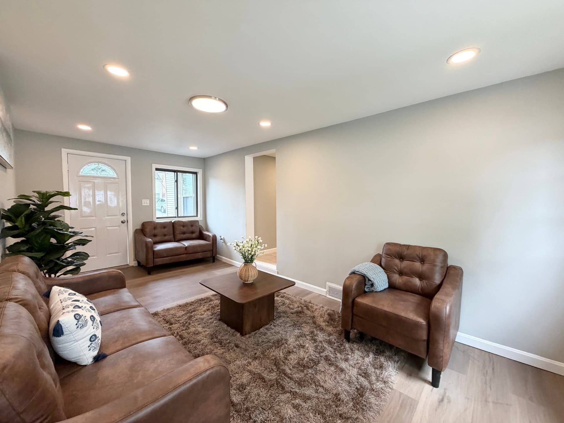 Single Family Residence at 87 Vezina Ave, Leominster MA 01453, photo 3 of 38