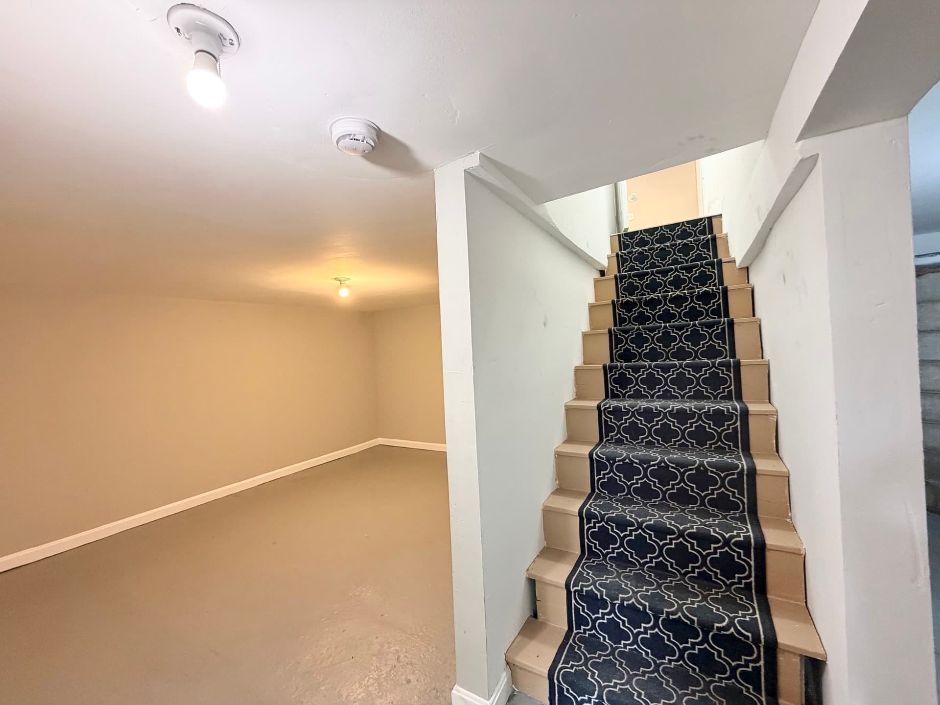 Single Family Residence at 87 Vezina Ave, Leominster MA 01453, photo 34 of 38