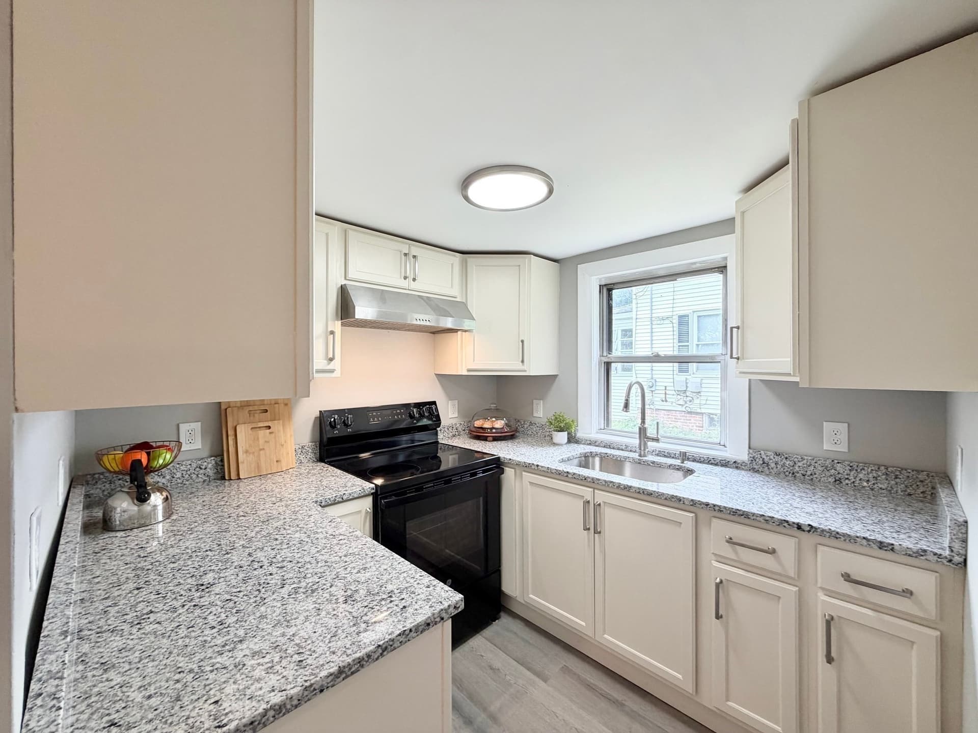 Single Family Residence at 87 Vezina Ave, Leominster MA 01453, photo 11 of 38