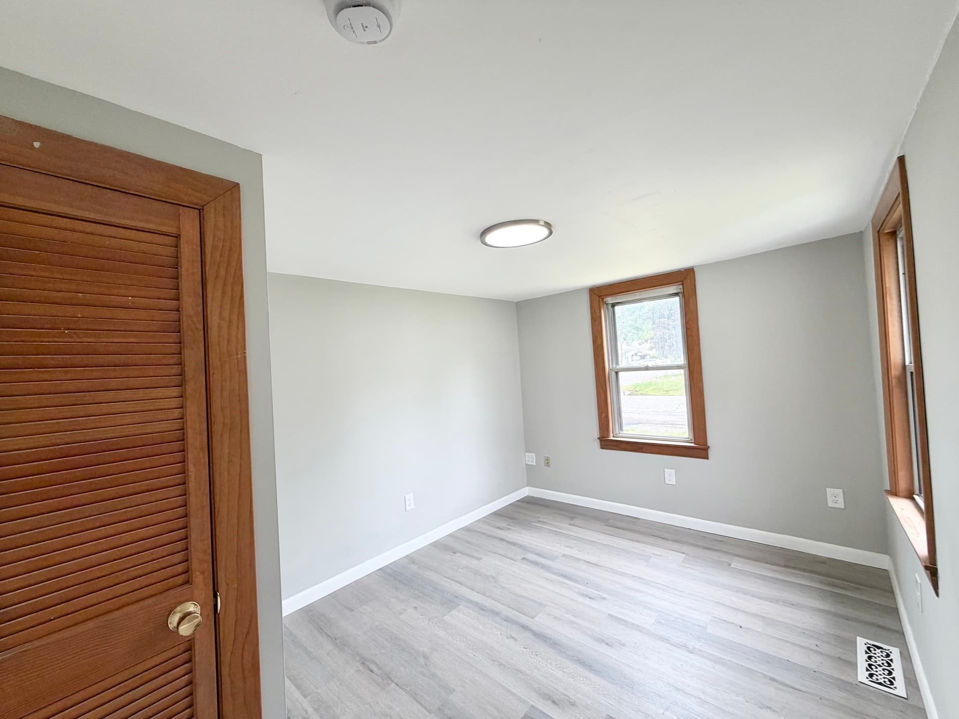 Single Family Residence at 87 Vezina Ave, Leominster MA 01453, photo 29 of 38