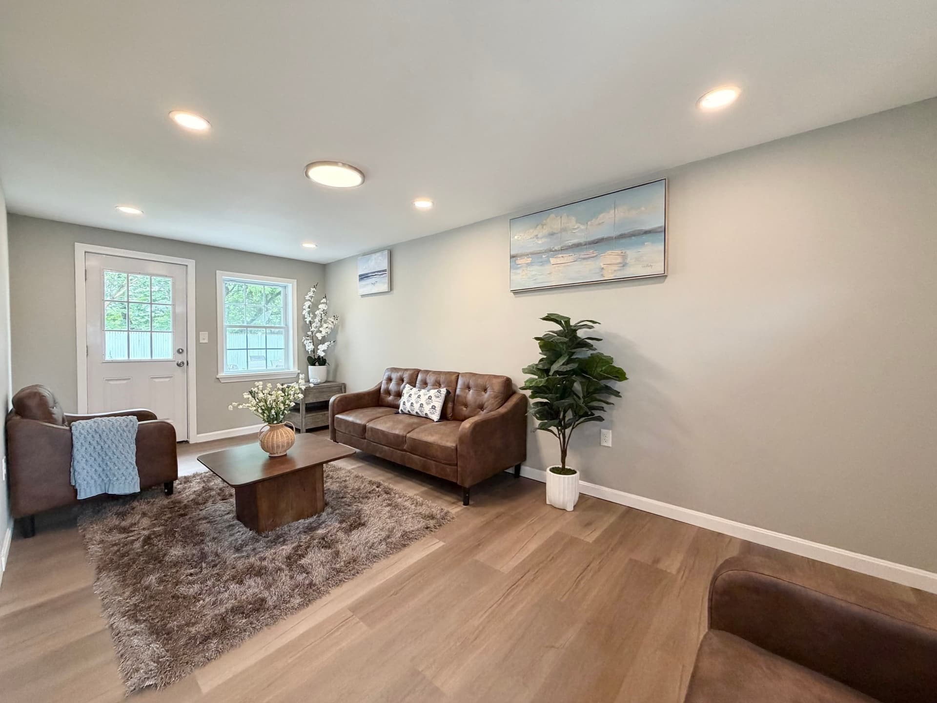 Single Family Residence at 87 Vezina Ave, Leominster MA 01453, photo 4 of 38