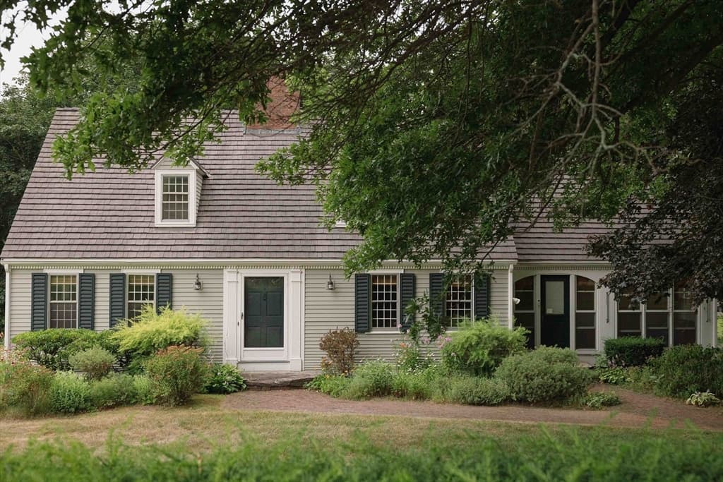 Single Family Residence at 636 Bernardston Rd, Greenfield MA 01301, Greenfield, photo 2 of 37