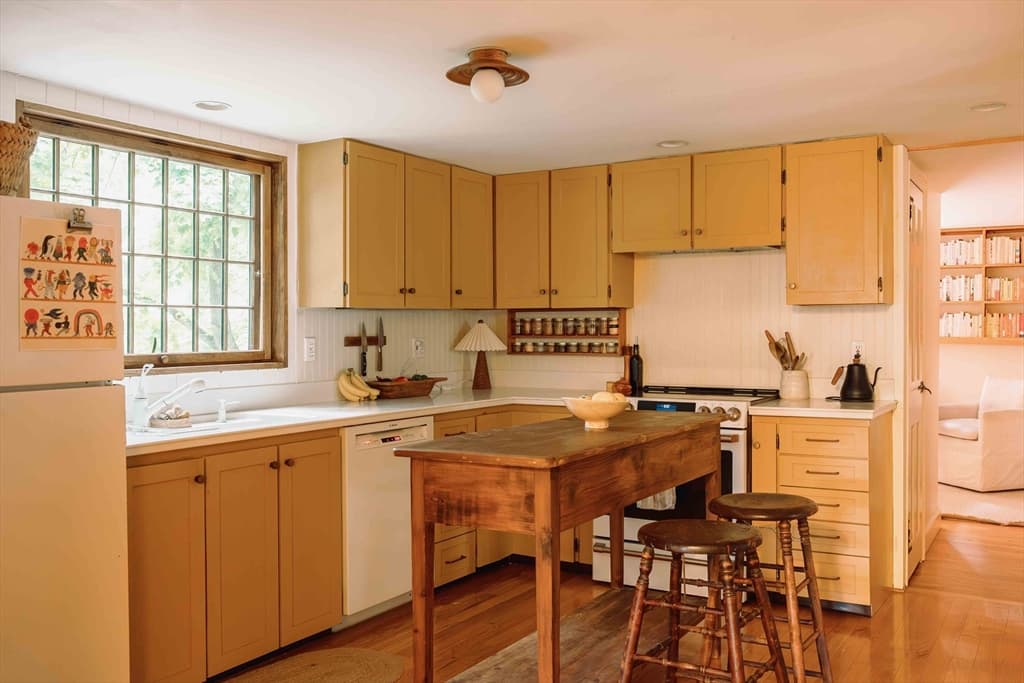 Single Family Residence at 636 Bernardston Rd, Greenfield MA 01301, Greenfield, photo 18 of 37
