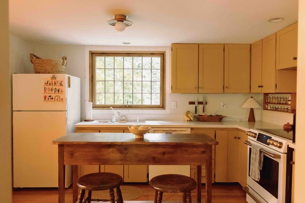Single Family Residence at 636 Bernardston Rd, Greenfield MA 01301, Greenfield, photo 19 of 37