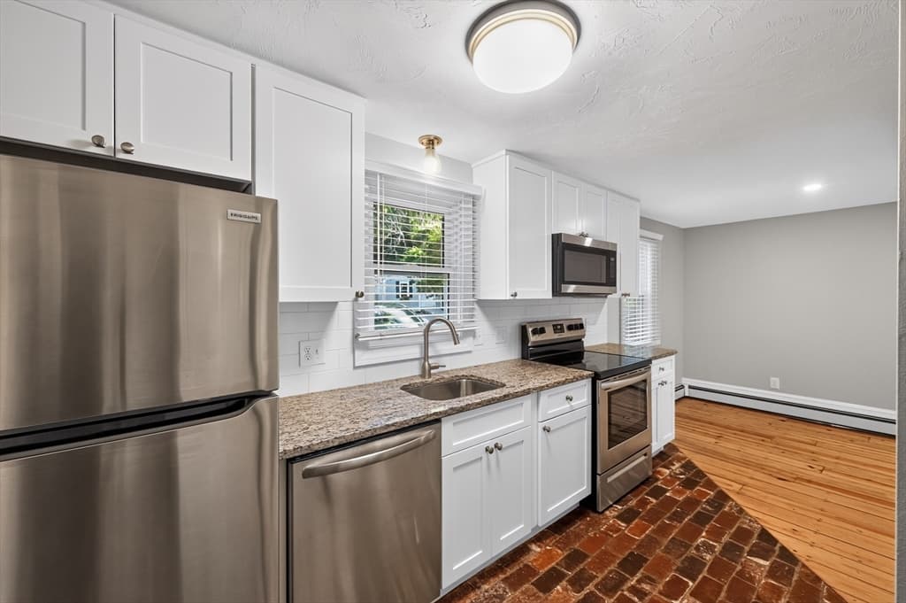 12 State Rd # 2E, Plymouth MA 02360
