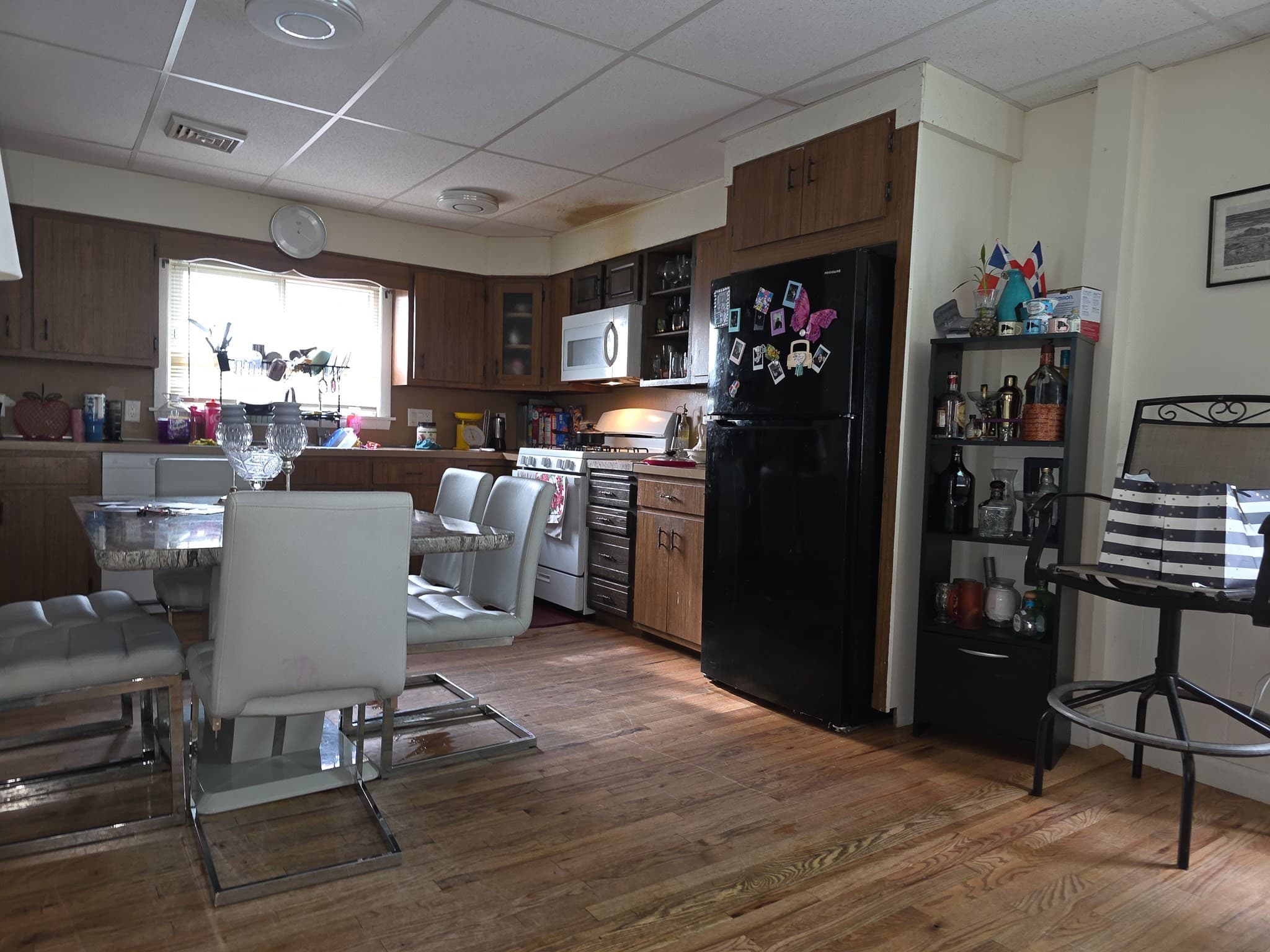 5-9 Family at 213-215 Burrill St, Swampscott MA 01907, photo 8 of 13
