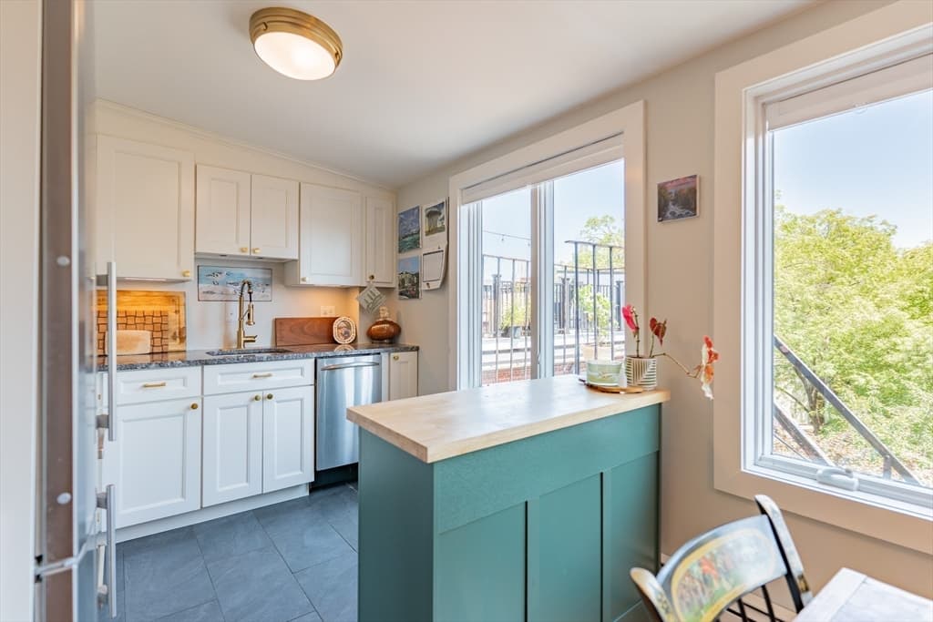 21 Harvard St # 4, Boston MA 02129 photo 5