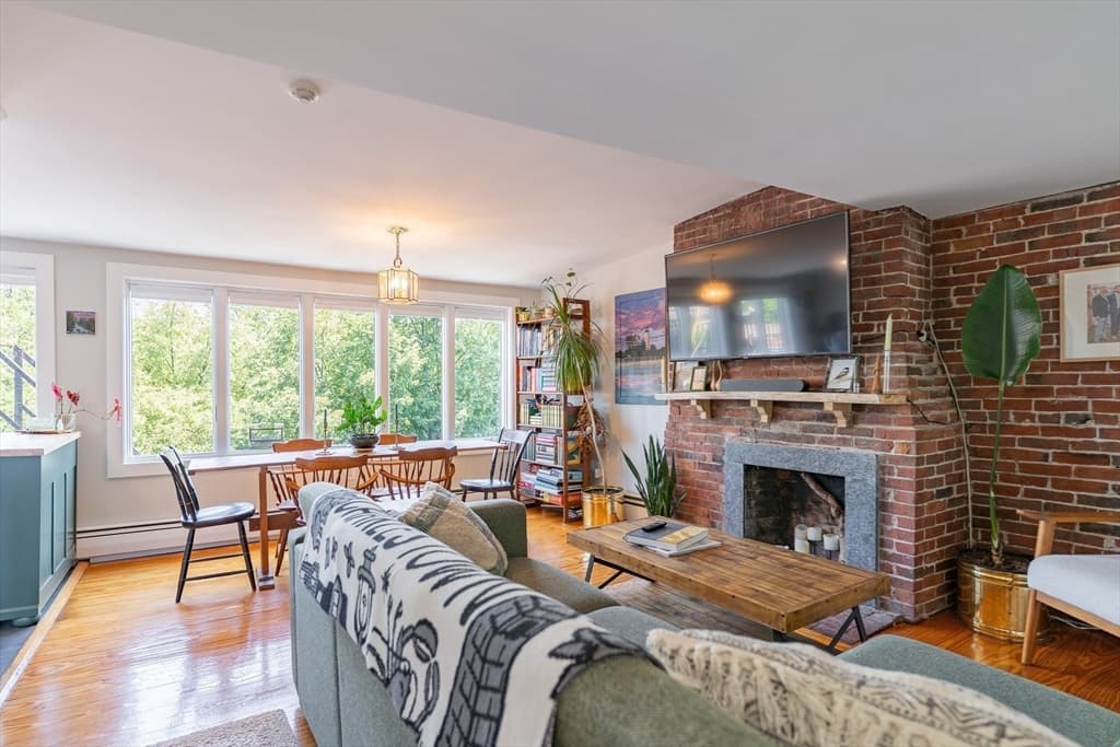 21 Harvard St # 4, Boston MA 02129 photo 4