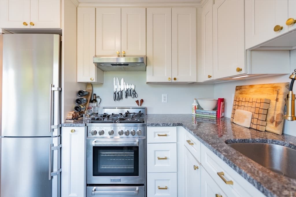 21 Harvard St # 4, Boston MA 02129 photo 8