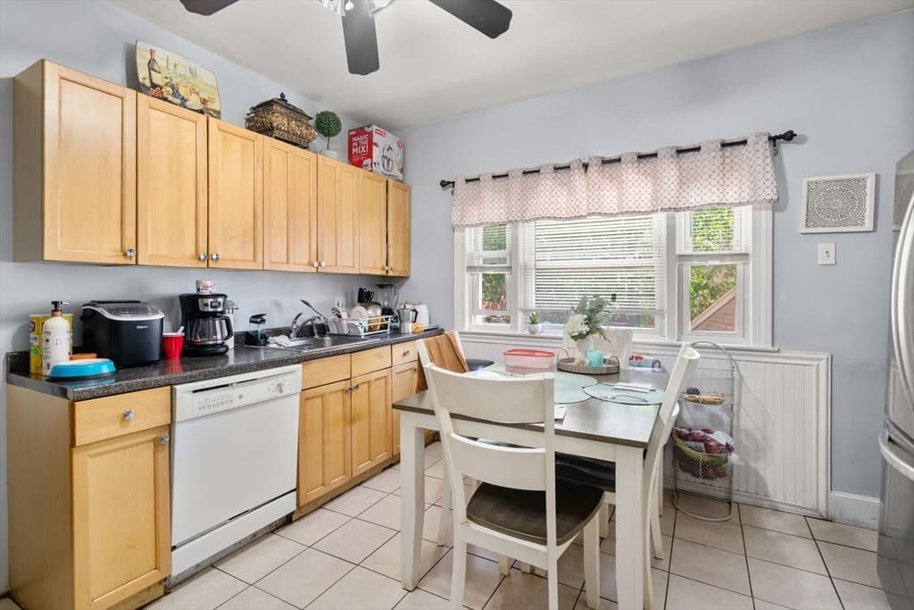 9 Aldwin Rd # 1, Boston MA 02131 photo 4