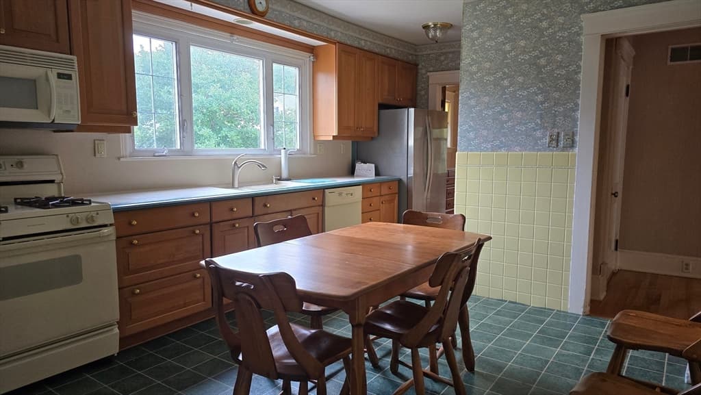 21 Arbutus Road, Worcester MA 01606 photo 16