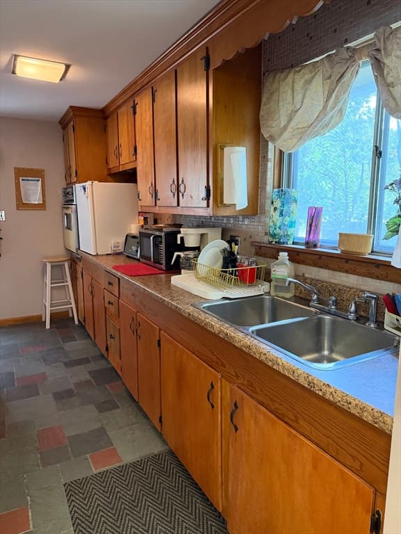 510 Thacher St, Attleboro MA 02703 photo 12
