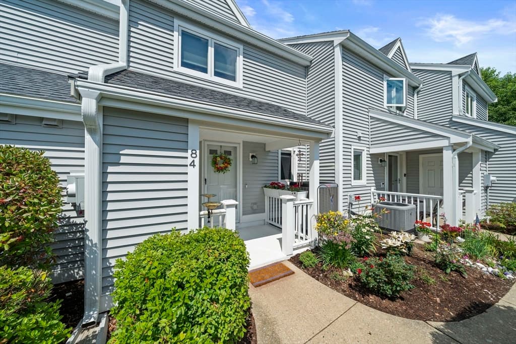 84 Westcliff # 84, Plymouth MA 02360