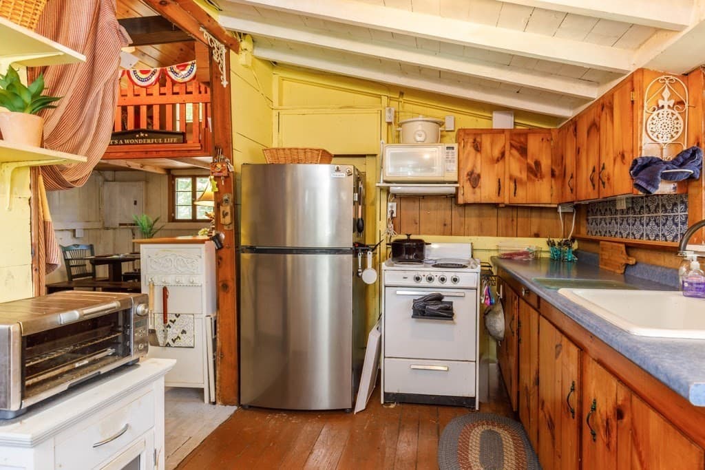 Single Family Residence at 12 King Road, Phillipston MA 01331, photo 3 of 22