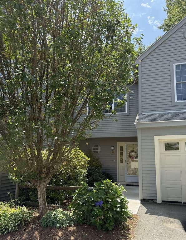401 Ridgefield Cir # 401D, Clinton MA 01510 photo 2