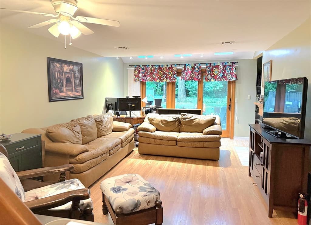 401 Ridgefield Cir # 401D, Clinton MA 01510 photo 6