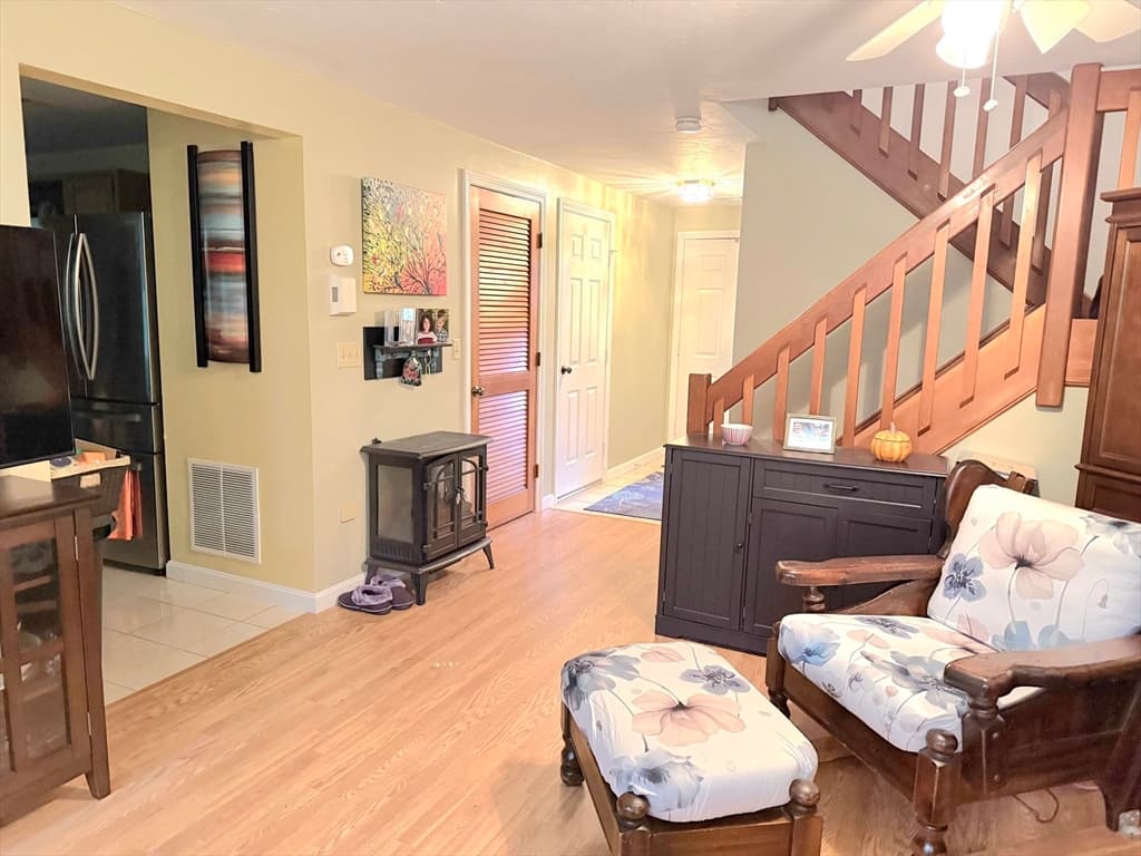 401 Ridgefield Cir # 401D, Clinton MA 01510 photo 4