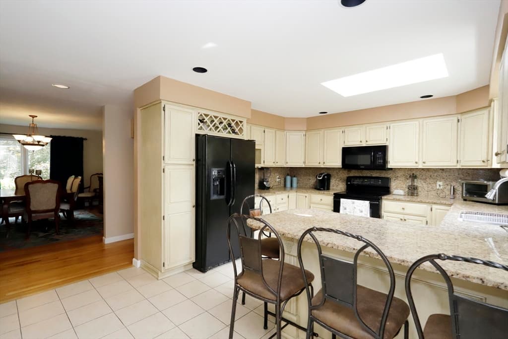 12 Amanda Rd, Freetown MA 02702 photo 8