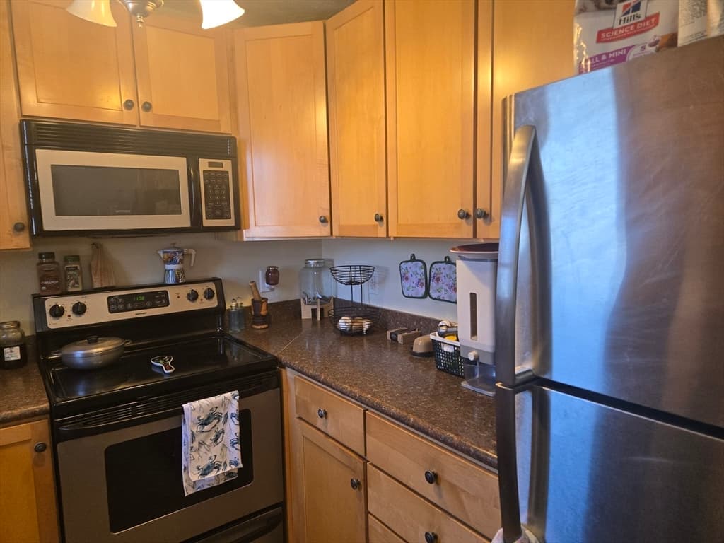 40 Saint Kolbe Dr # C, Holyoke MA 01040 photo 4