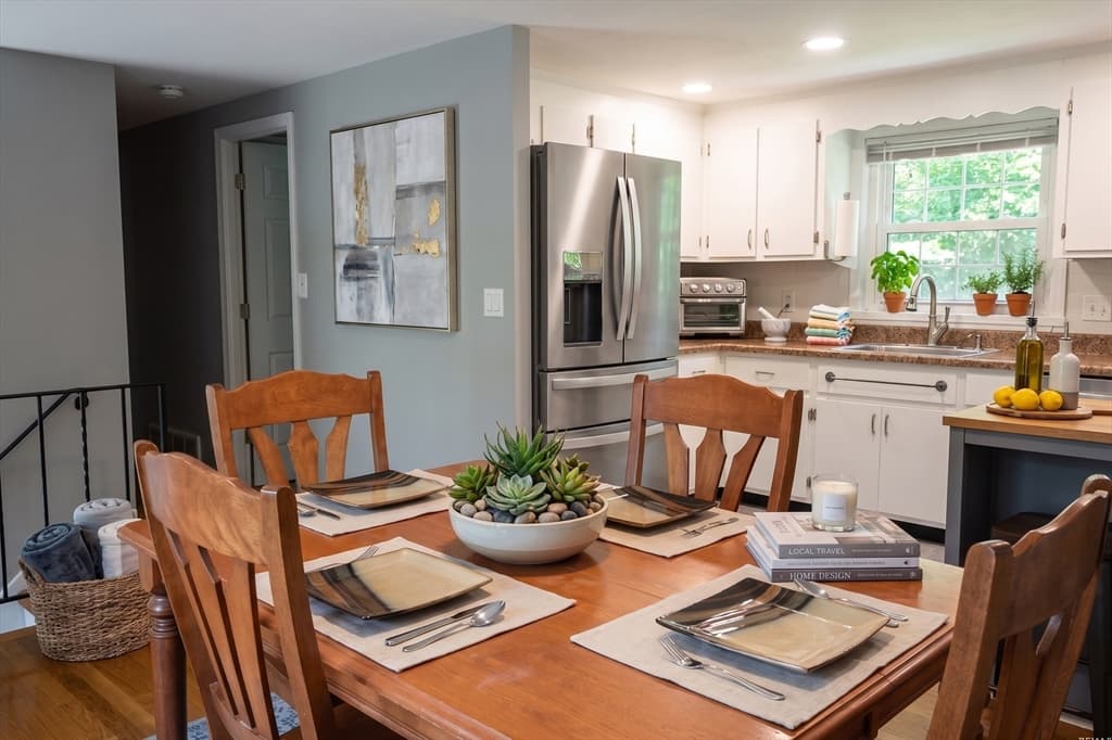 Single Family Residence at 295 Oak St, Halifax MA 02338, Halifax, photo 3 of 42