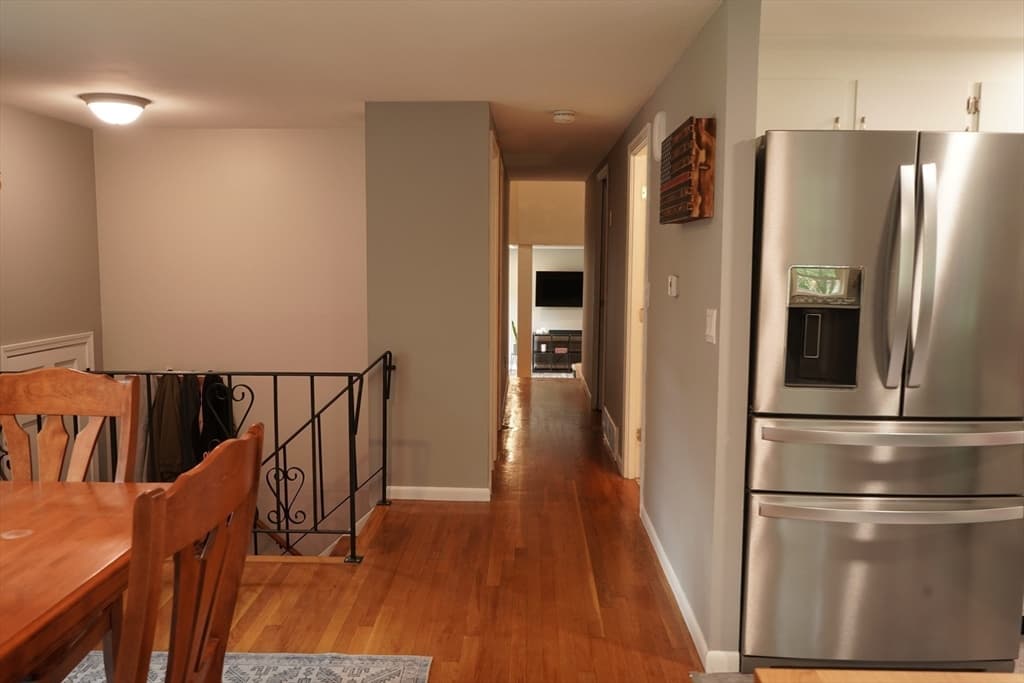 Single Family Residence at 295 Oak St, Halifax MA 02338, Halifax, photo 5 of 42