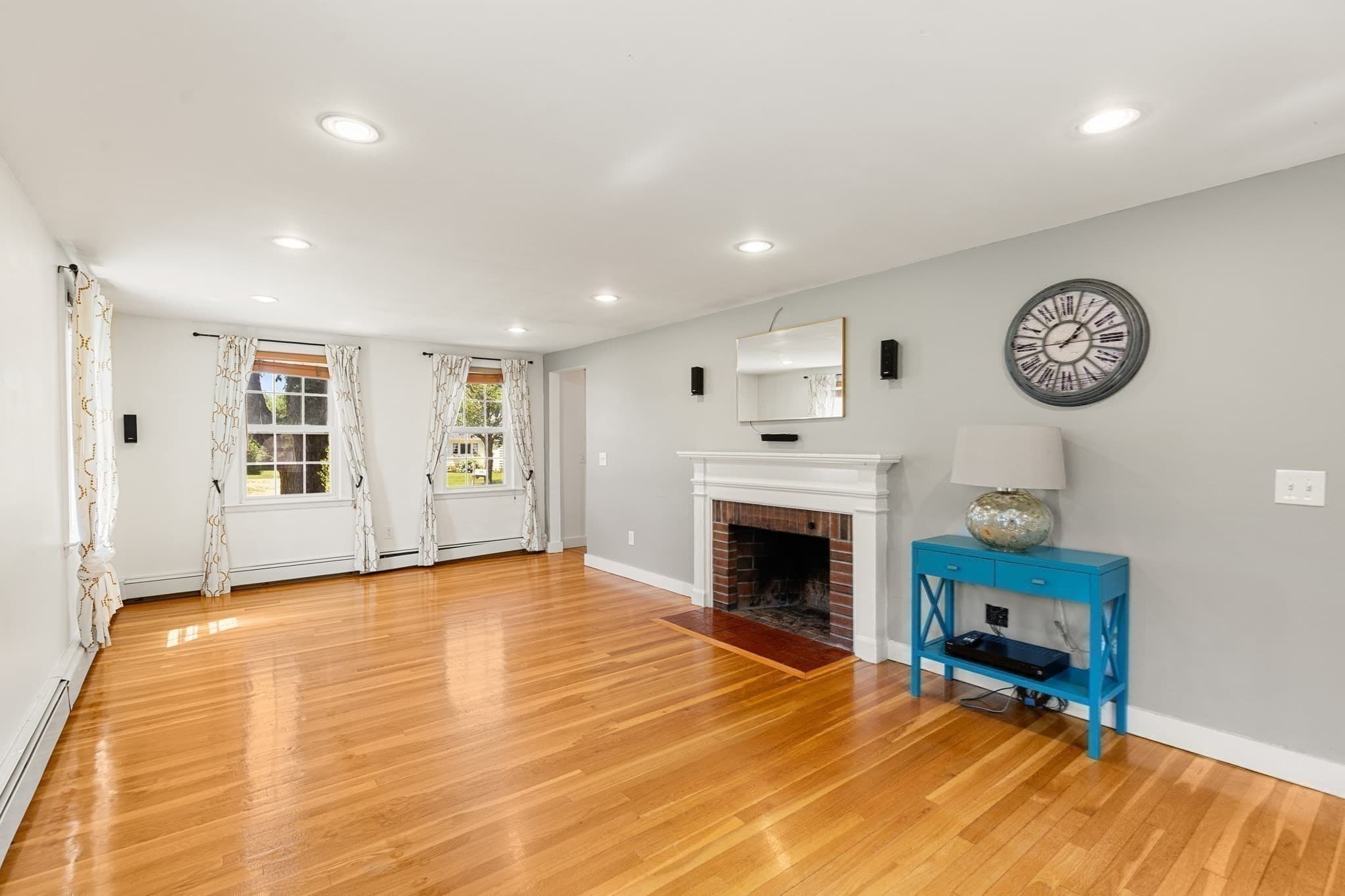 Single Family Residence at 67 Maple St, Wenham MA 01984, photo 8 of 38