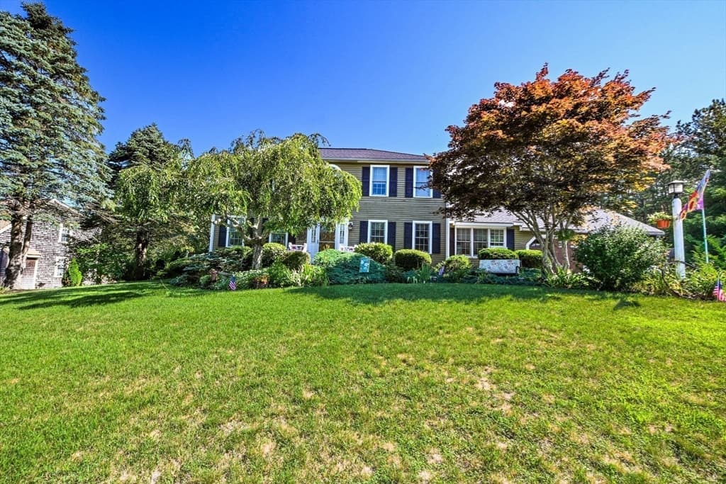 70 Welton Dr, Plymouth MA 02360 photo 2